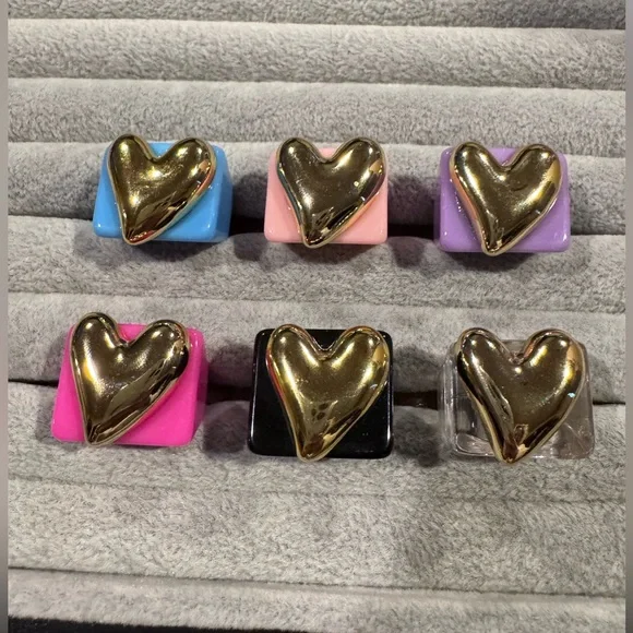 Purple Resin Heart Ring w/ Gold Tone Heart – Size 6 Statement Ring - Picture 16 of 16